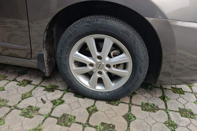 Used Nissan Sylphy 2012 Classic 1.6XE Automatic Comfort Edition Right Front Wheel Hub