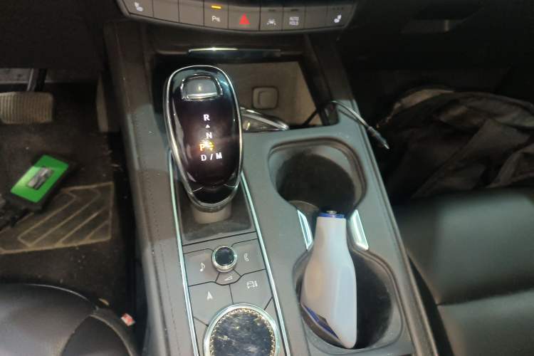 Used Cadillac XT4 2024 28T Two-Wheel-Drive Luxury Version
