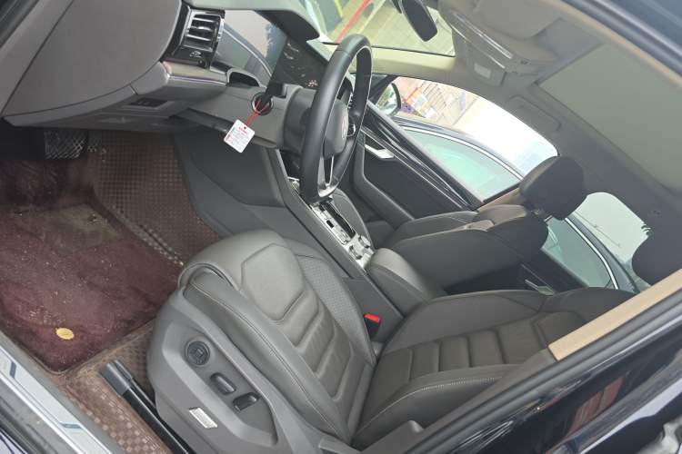 Used Volkswagen Touareg 2022 3.0 TSI Luxury Edition Black Diamond Sport Package
