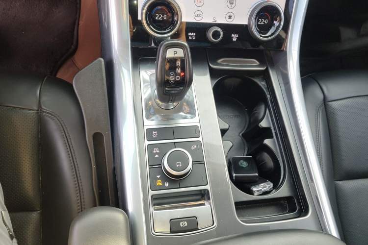Used Land Rover Range Sport 2022 3.0 L6 SE Gear Lever