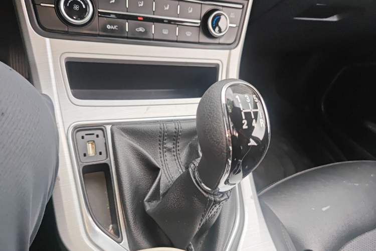 Used Geely Auto Vision 2018 1.5L Manual Happiness Edition Gear Lever
