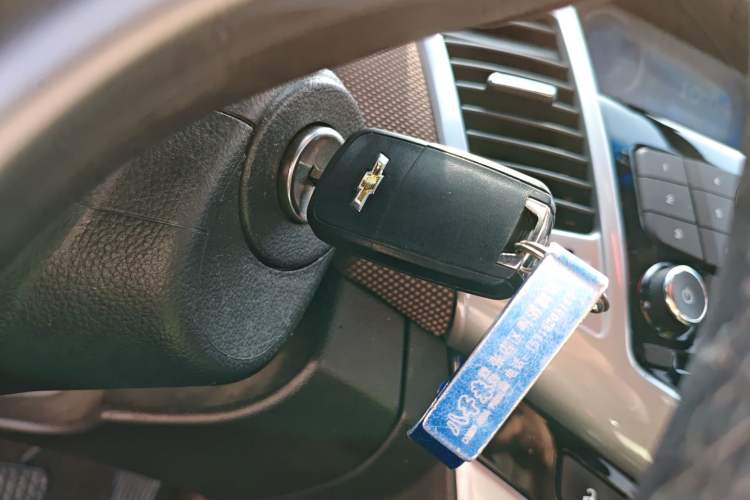 Used Chevrolet Cruze 2013 Hatchback 1.6L Manual Luxury Model Interior 1