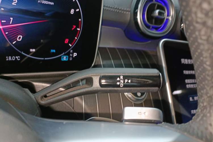 Used Mercedes-Benz C-Class 2025 C 260 L Obsidian Night Sport Edition Gear Lever