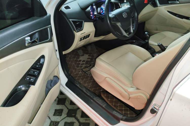 Used CHANGAN Eado 2016 1.6L Manual Fashion Edition Driver Seat