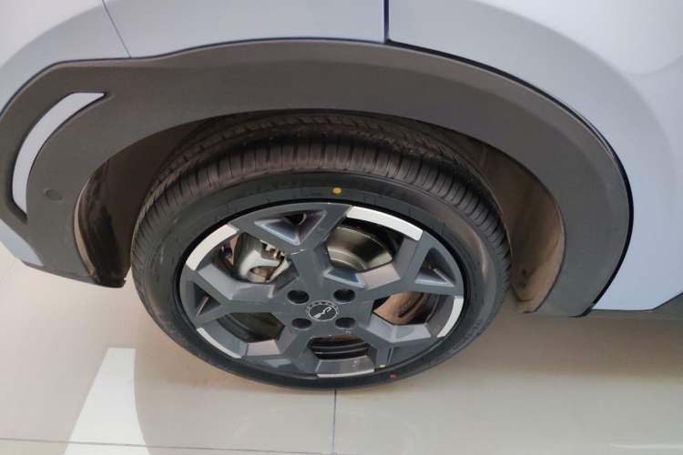 Used BYD Seagull 2025 Smart Drive Version 305 km Freedom Edition Right Rear Wheel Hub