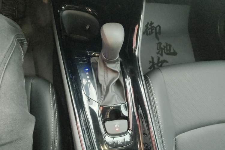 Used Toyota IZOA 2020 2.0L Enjoy Edition Gear Lever