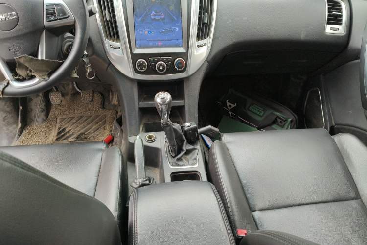 Used JMC Yuhu 7 2017 2.4T Classic Edition Diesel 4x4 Luxury Version JX4D24A5L
