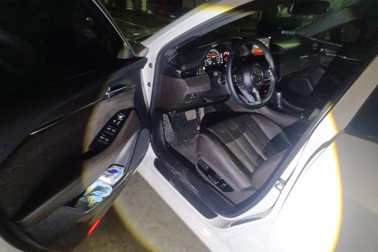 Used Mazda Atenza 2020 2.5L Sky Blue Prestige Edition Driver Seat