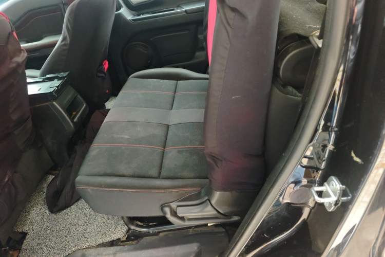 Used CHANGAN OSHAN X70A 2020 1.5L Manual Base Version
