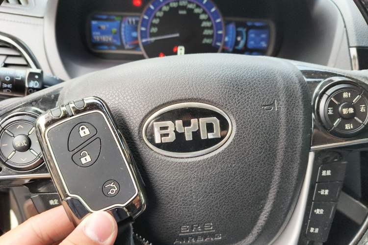 Used BYD S7 2015 2.0T Upgraded Automatic Luxury Version
