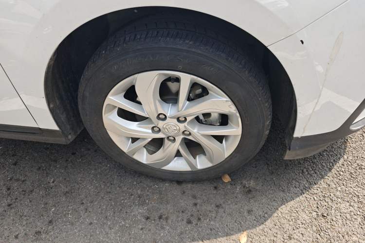 Used Buick Velite 6 2022 Connected & Shared PLUS Right Front Wheel Hub