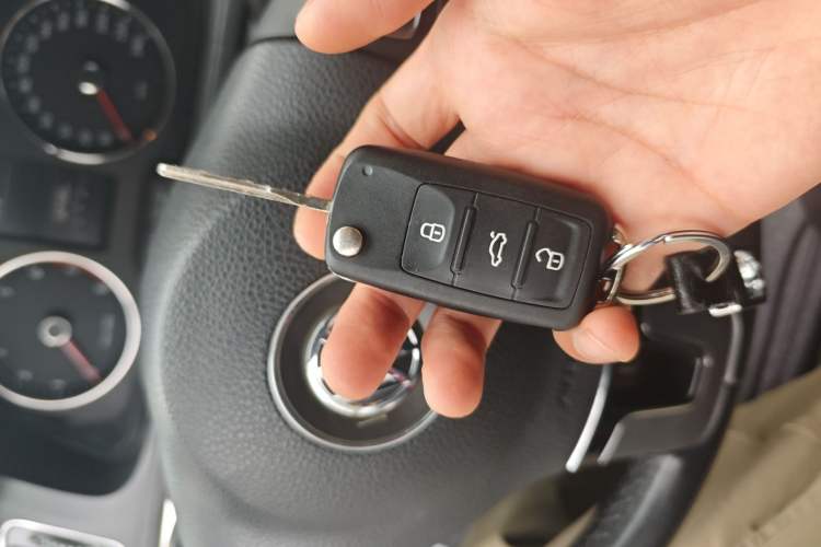 Used Volkswagen Lavida 2013 1.6L Automatic Luxury Edition Vehicle Key