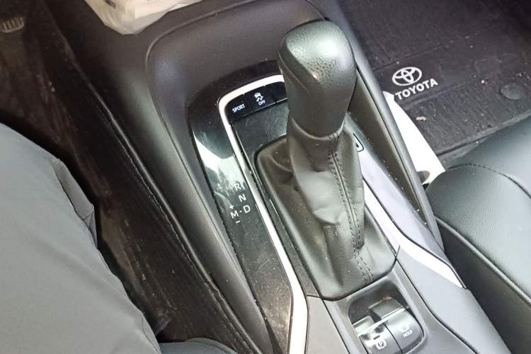 Used Toyota Corolla 2021 TNGA 1.5L CVT Elite Edition Gear Lever