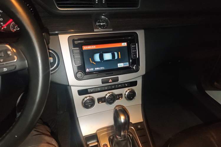 Used Volkswagen Magotan 2012 1.8TSI Prestige Model Audio And AC Panel