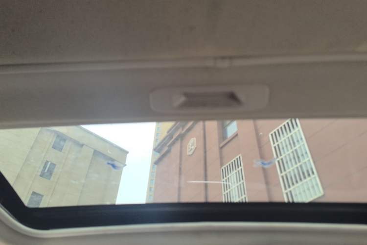 Used Mazda 3 Axela 2014 Sedan 1.5L Automatic Luxury Model
