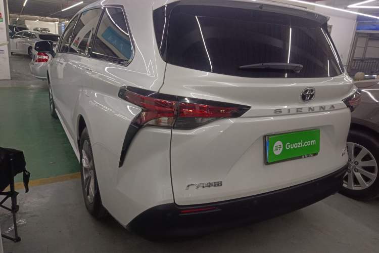 Used Toyota SIENNA 2024 2.5L Hybrid Comfort Edition
