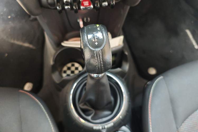 Used MINI 2016 1.5T COOPER Gear Lever