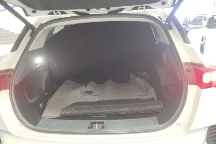 Used Lynk & Co 06 EM-P 2022 PHEV 84 km Range Pro Version Trunk