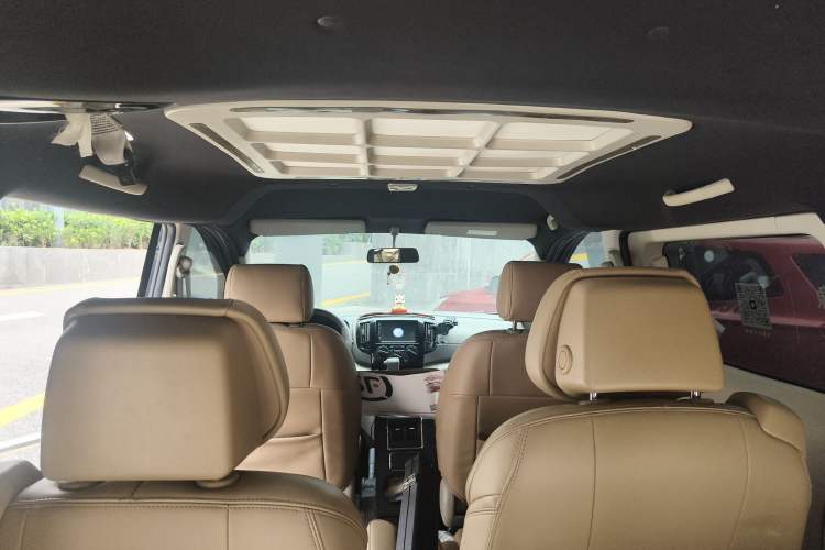 Used Nissan NV200 2018 1.6L CVT Luxury Model Headliner