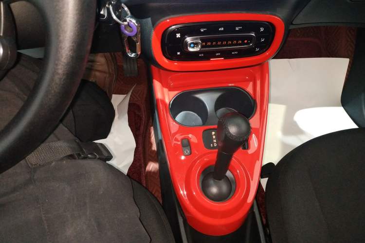 smart forfour 2018 1.0L 52 kW Dynamic Edition مستعملة