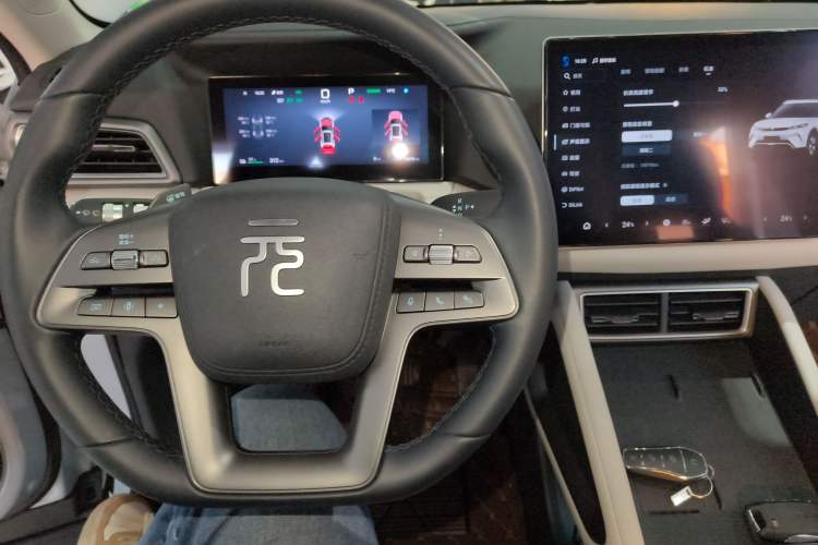 Used BYD Yuan UP 2025 Intelligent Driving Version 401 km Leading Edition