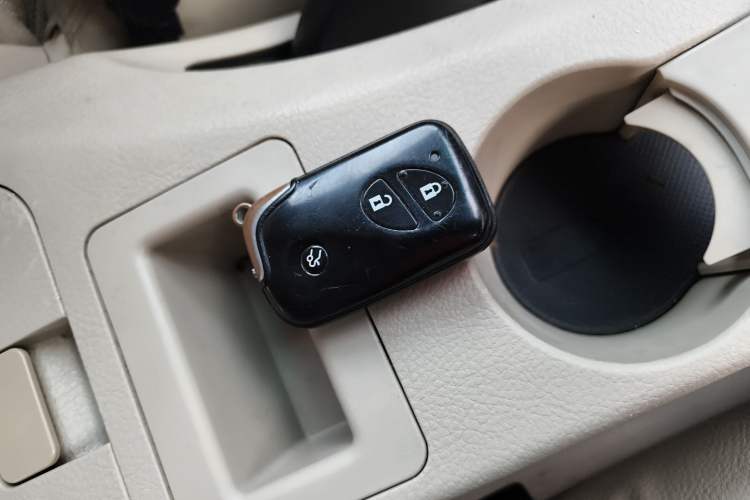 Used BYD S6 2013 Platinum Edition 2.4L Automatic Luxury Model