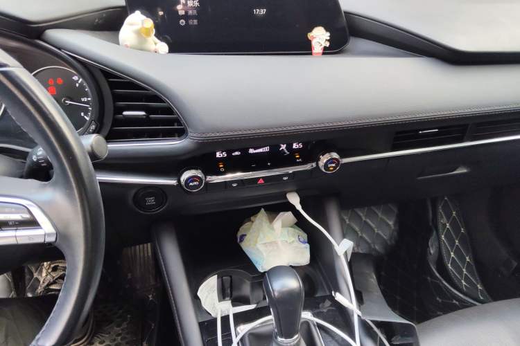 Used Mazda 3 Axela 2020 2.0L Automatic Zhiya Edition Audio And AC Panel