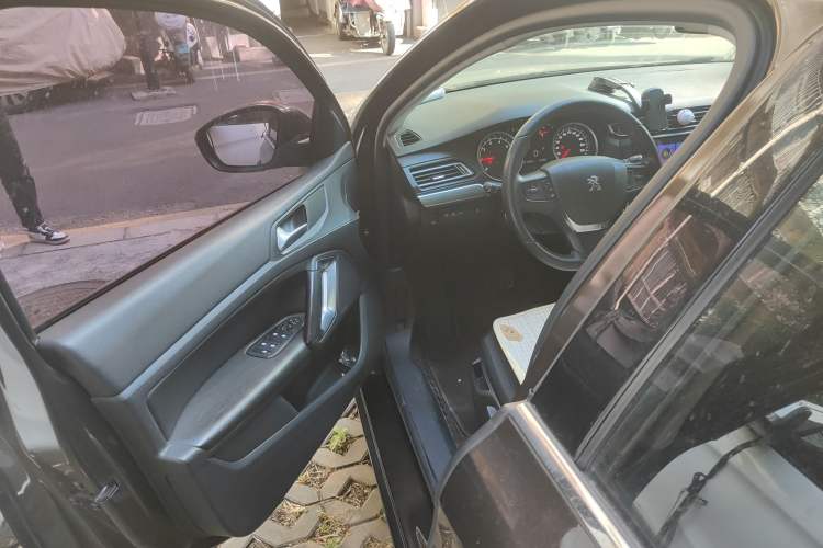 Used Peugeot 408 2018 230THP Automatic Luxury Edition Driver Seat