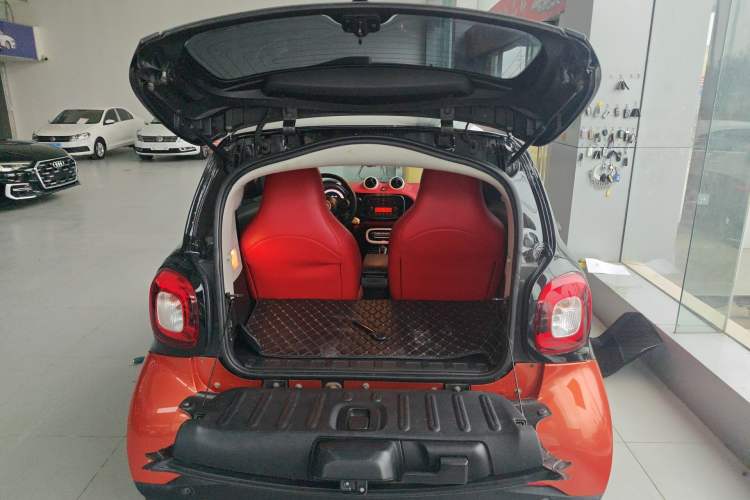 Used smart fortwo 2015 1.0L 52 kW Hardtop Passion Edition Trunk