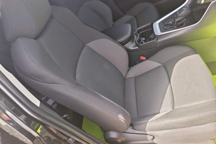 Used Toyota Wildlander 2022 Updated Version 2.0L CVT Two-Wheel Drive Leading Edition
