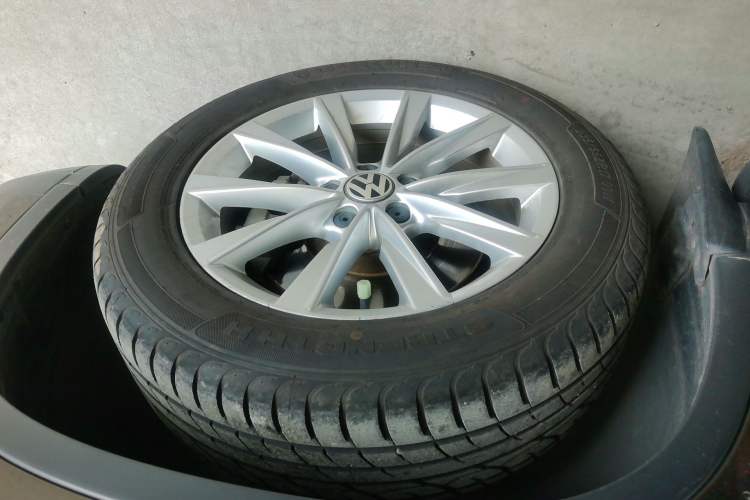 Used Volkswagen Tiguan 2015 1.8TSI Automatic Two-Wheel Drive Comfort Edition Right Front Wheel Hub