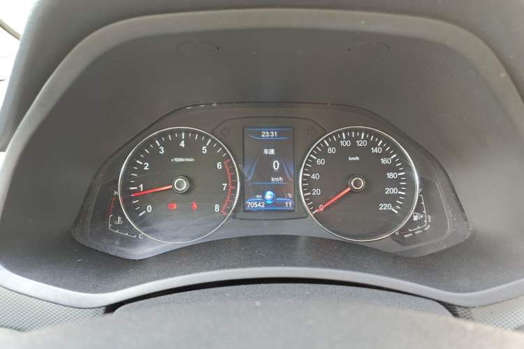 Used FAW Senya R7 2016 1.6L Manual Smart Version
