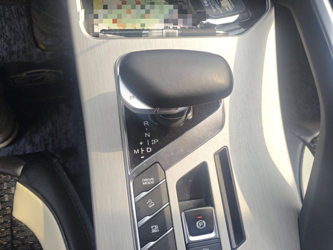 Geely Auto Coolray 2023 1.5T DCT Diamond Edition — снимка 12