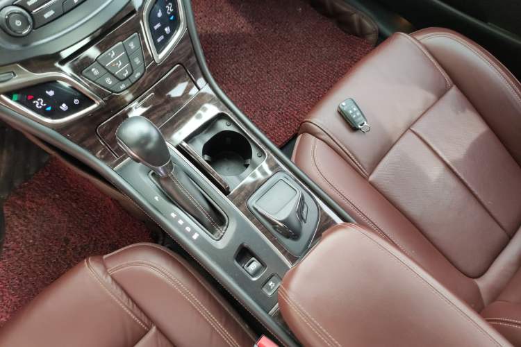 Used Buick LaCrosse 2013 2.0T SIDI Smart Luxury Flagship Edition Gear Lever