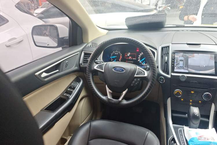 Used Ford Edge 2016 EcoBoost 245 Two-Wheel-Drive Titanium 5-Seater
