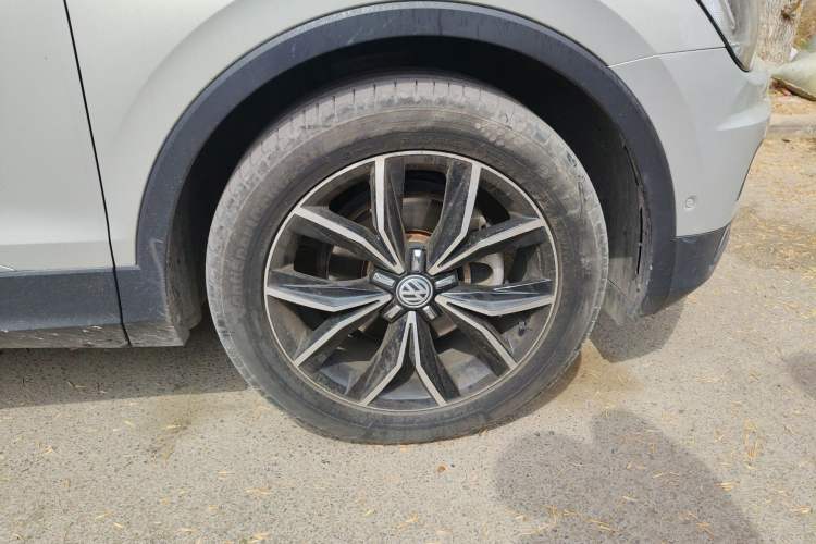 Used Volkswagen Tiguan L 2019 330TSI Automatic Two-Wheel Drive Smart Luxury Version China VI Standard Right Front Wheel Hub