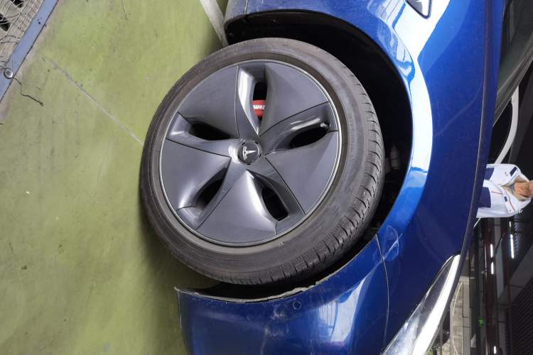 Used Tesla Model 3 2019 Long-Range Rear-Wheel-Drive Version