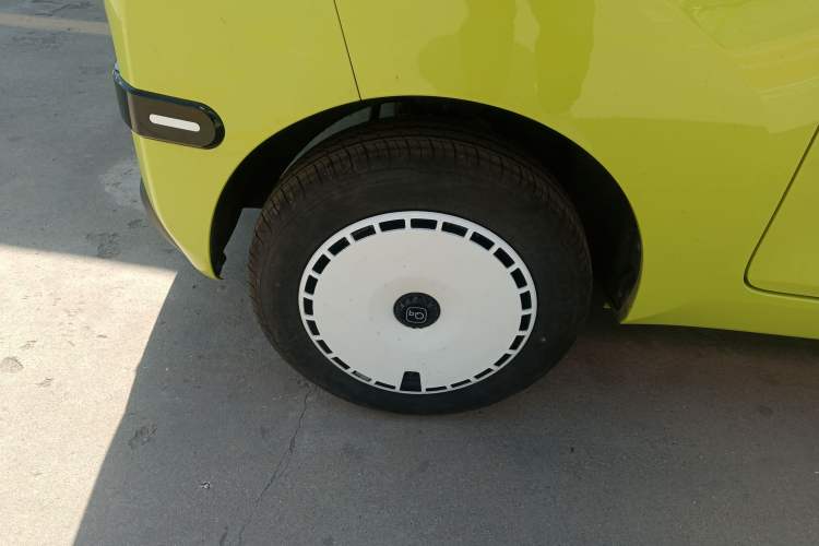 Used Chery QQ Ice Cream 2025 205km Qi Energy Version Right Rear Wheel Hub