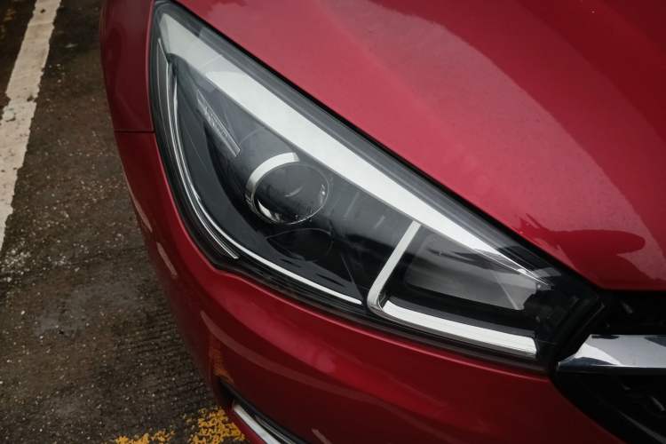 Used Chery Arrizo 5 2017 SPORT 1.5T Manual Luxury Edition Right Front Headlight