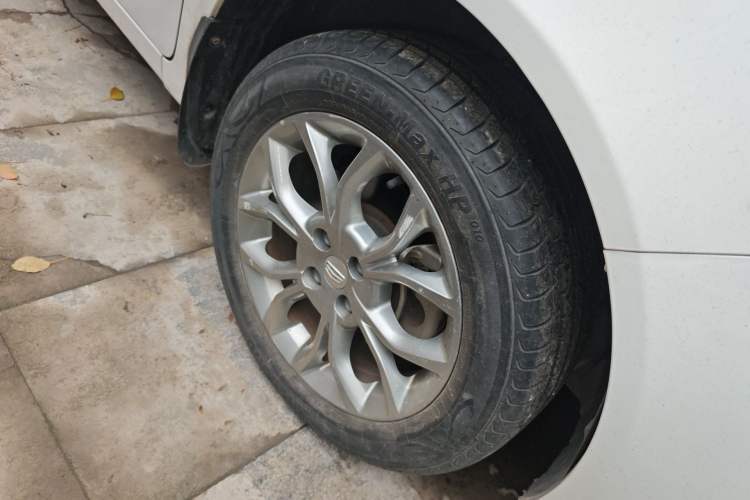 Used Geely Auto Vision 2018 1.5L Automatic Happiness Edition Right Front Wheel Hub