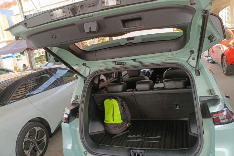 Used AION Y 2022 70 Tech Edition Lithium Iron Phosphate
