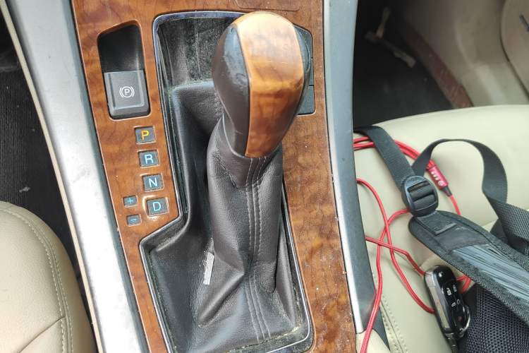 Used Buick LaCrosse 2011 2.4L SIDI Luxury Edition Gear Lever
