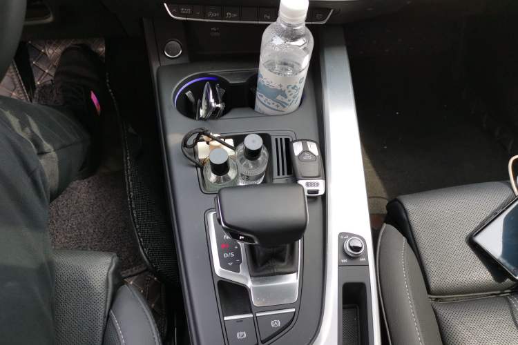 Used Audi A4L 2022 40 TFSI Fashion Dynamic Model
