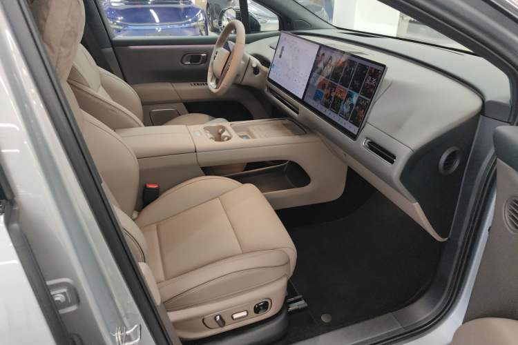 Used Li Auto Li Auto i6 2025 Model Four-Wheel-Drive Standard Type