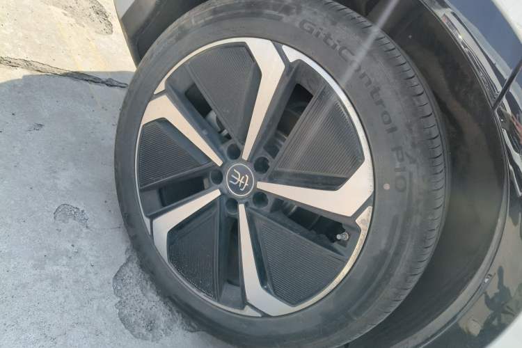 Used BYD Song L EV 2025 Intelligent Driving Version 662 km LiDAR Excellence Edition
