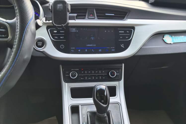 Used Geely Auto Vision 2018 1.5L Automatic Happiness Edition Audio And AC Panel