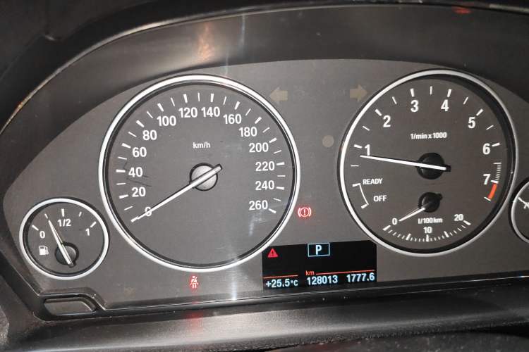 Used BMW 3 Series 2016 320Li Ambition Model
