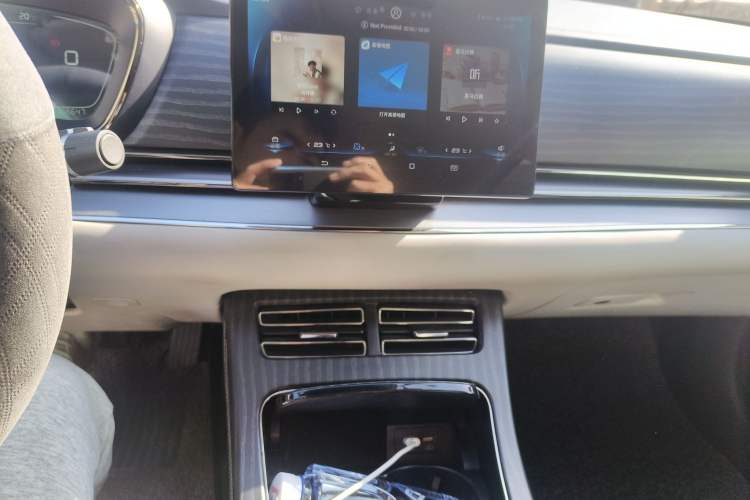 Used BYD e9 2021 Business Edition