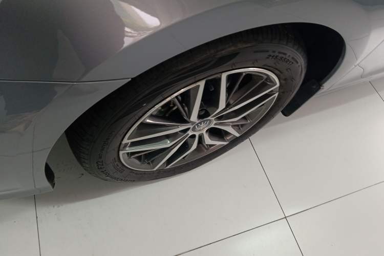 Used BYD Qin PLUS 2021 DM-i 55KM Flagship Model Left Front Wheel Hub