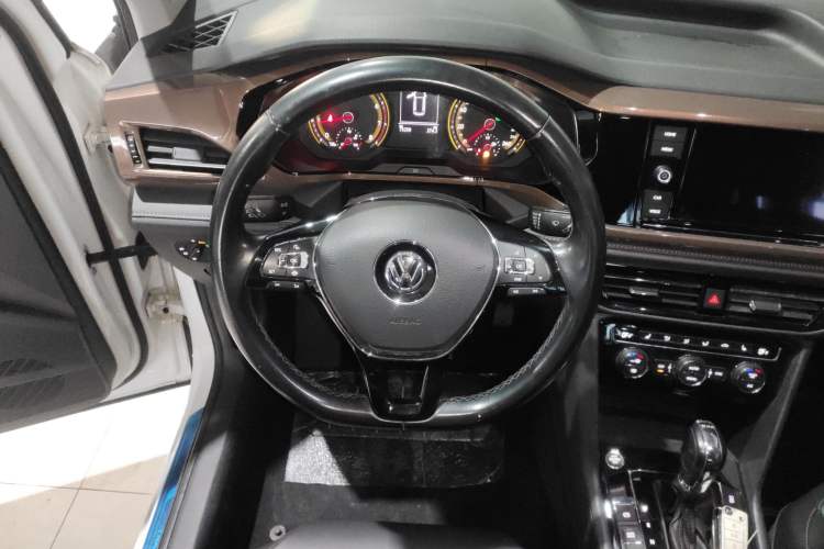 Used Volkswagen Tharu 2019 280TSI Two-Wheel Drive Luxury Version China VI Standard